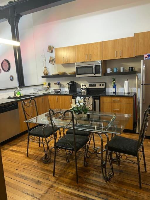 Charming 2 Bedroom Apartment Near Vcu 里士满 外观 照片
